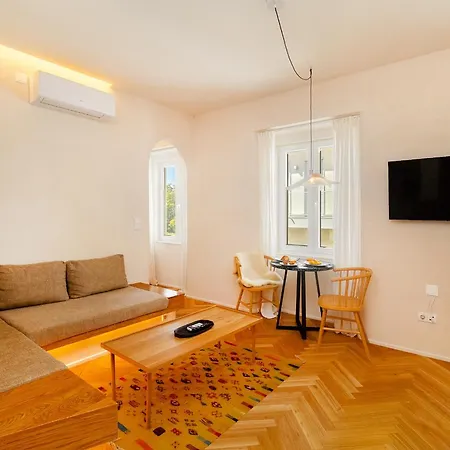 Апартаменты Whome Charm Walk To Graca Viewpoints