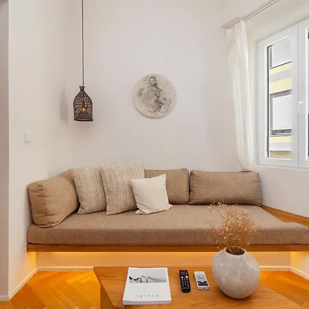 Apartment Whome Charm Walk To Graca Viewpoints Lissabon