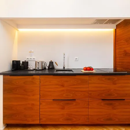 Whome Charm Walk To Graca Viewpoints * Lissabon