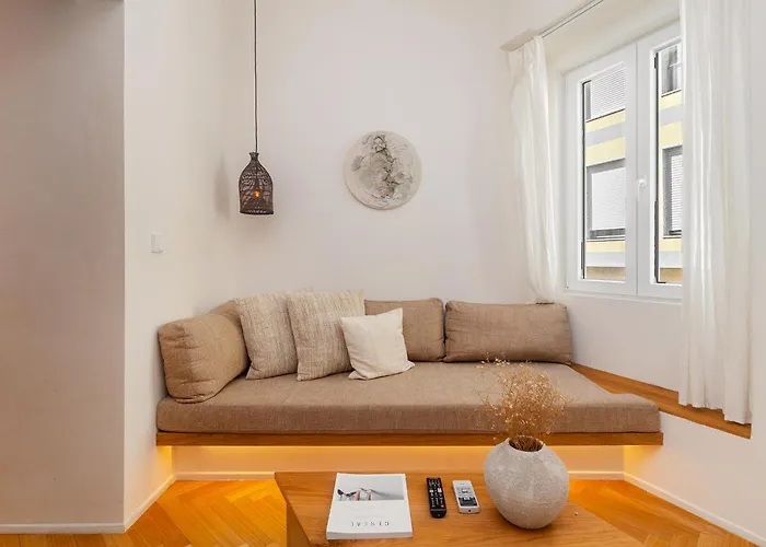 דירה Whome Charm Walk To Graca Viewpoints ליסבון