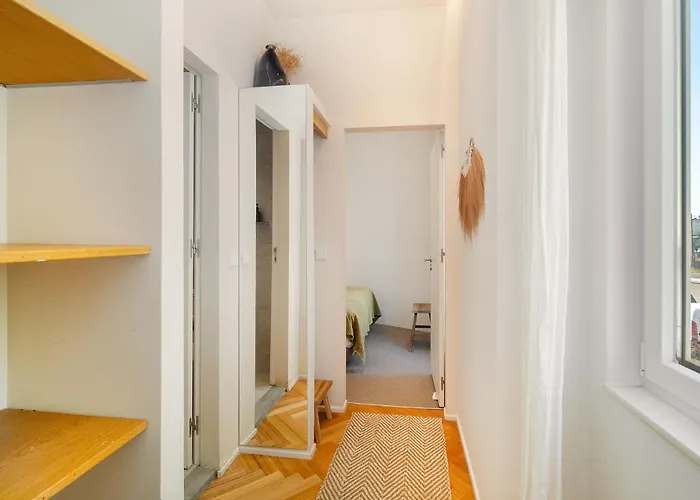 Whome Charm Walk To Graca Viewpoints ליסבון