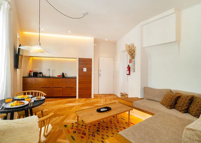 Whome Charm Walk To Graca Viewpoints דירה *