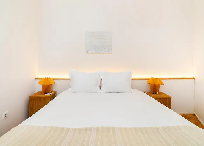 Whome Charm Walk To Graca Viewpoints * ליסבון