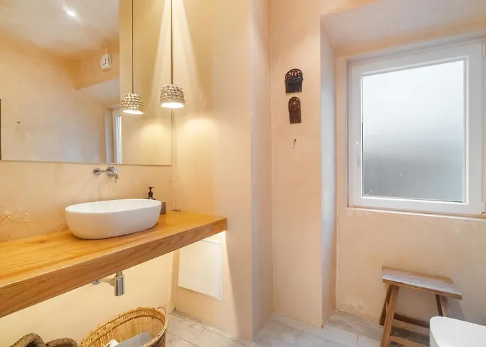 דירה Whome Charm Walk To Graca Viewpoints ליסבון